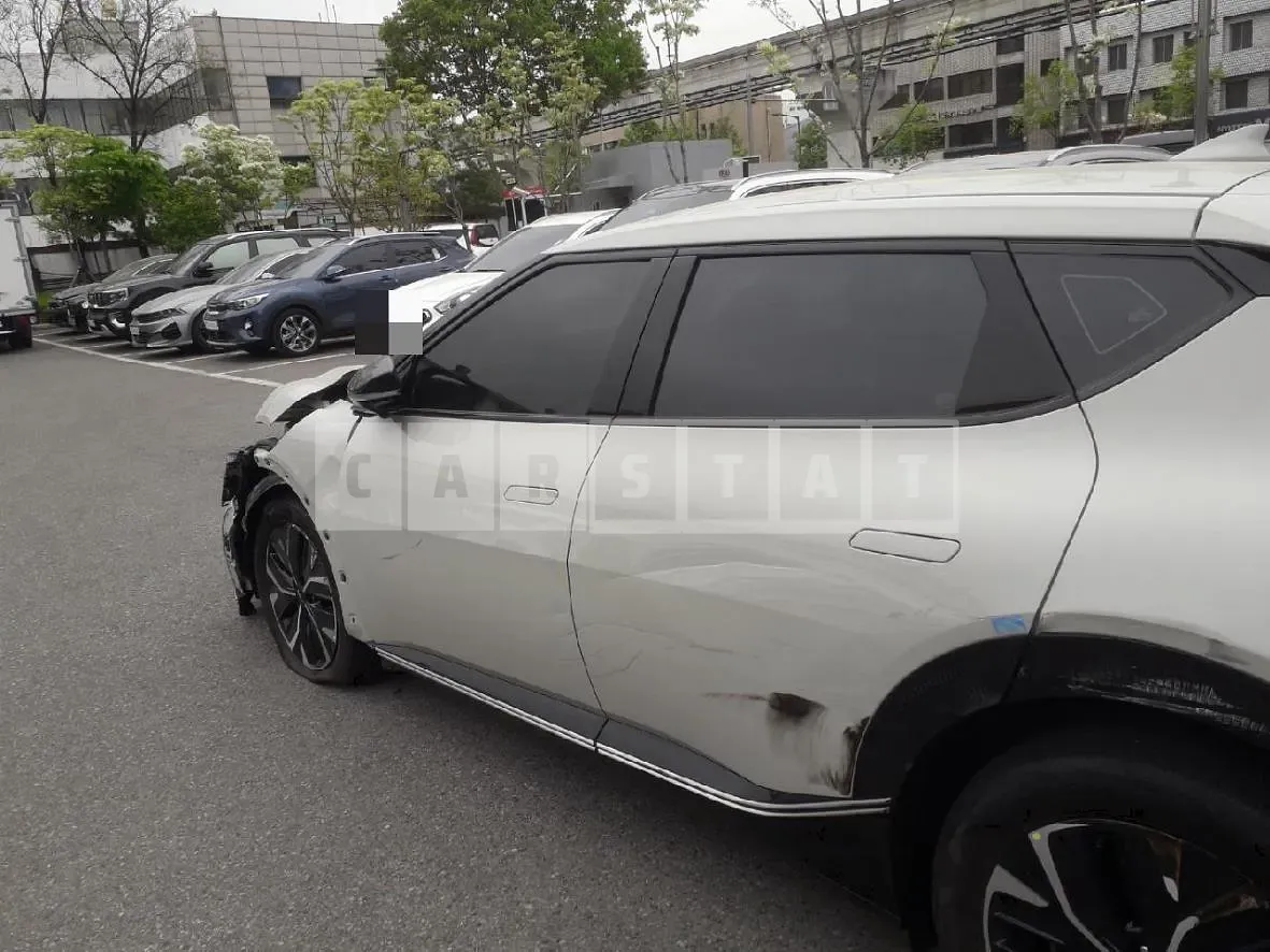 Photo 2 of 37: 2022 Kia EV6 Long Range Earth — Korean insurance auction