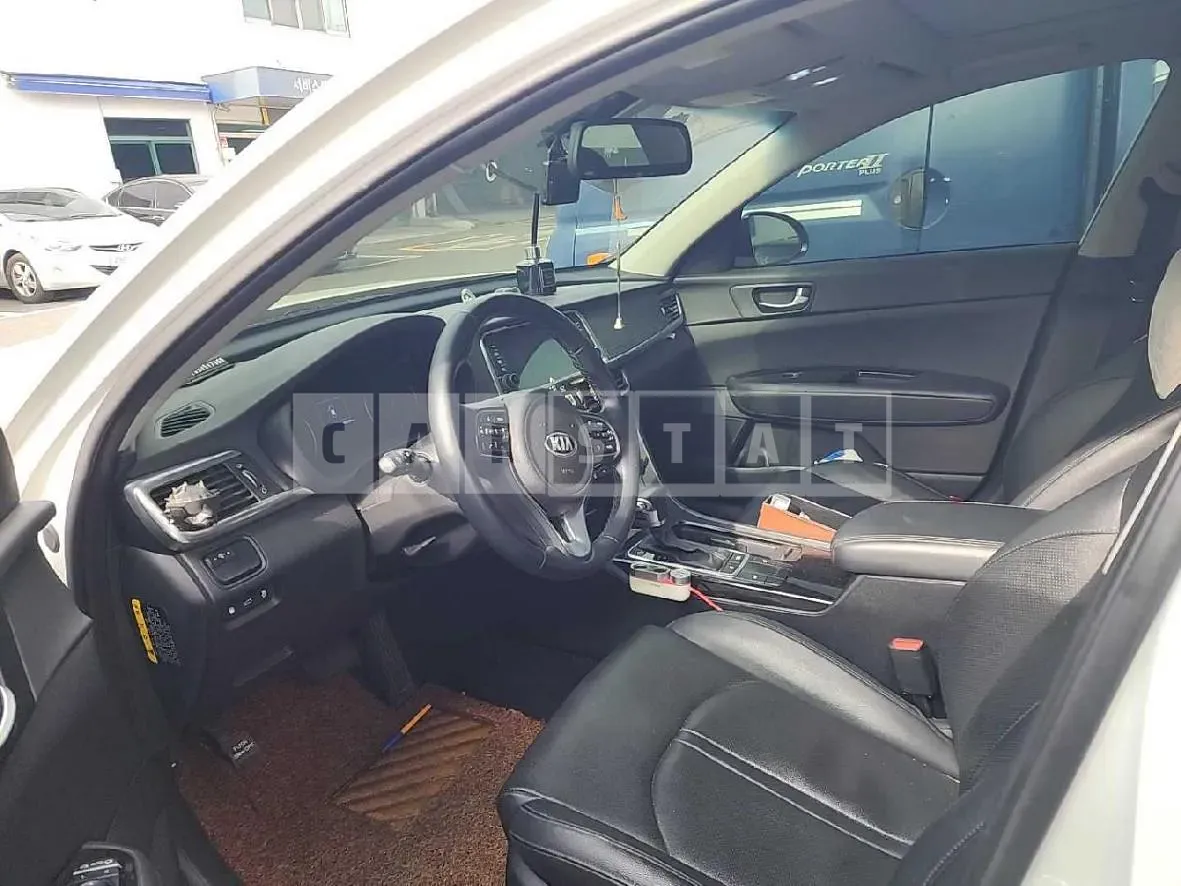 Photo 2 of 11: 2016 Kia K5 2.0, VIN KNAGX411BGA083042 — Korean insurance auction