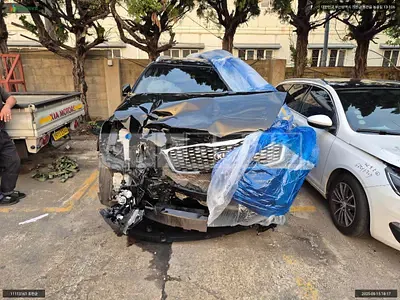 Photo 1 of 18: 2017 Kia Sorento, VIN KNAPG81ABJA384043 — Korean insurance auction