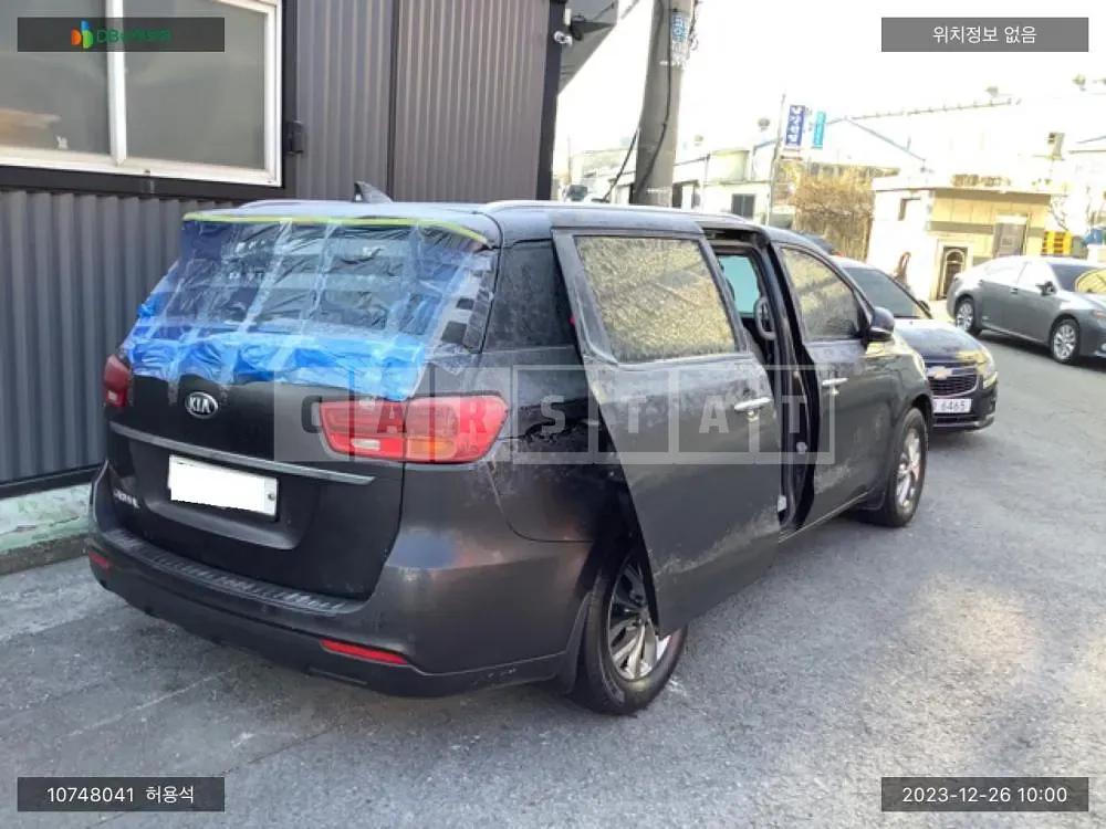 Photo 2 of 8: 2019 Kia Carnival, VIN KNHMF37ABLS630310 — Korean insurance auction