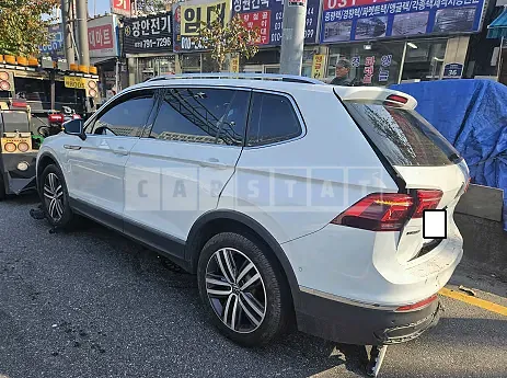 Photo 2 of 9: 2023 Volkswagen Tiguan, VIN WVGZZZ5N6PM017891 — Korean insurance auction