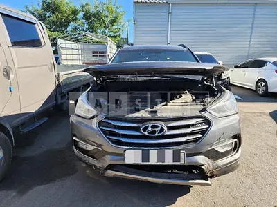 Photo 1 of 9: 2015 Hyundai Santa Fe 2.0 (4WD) — Korean insurance auction