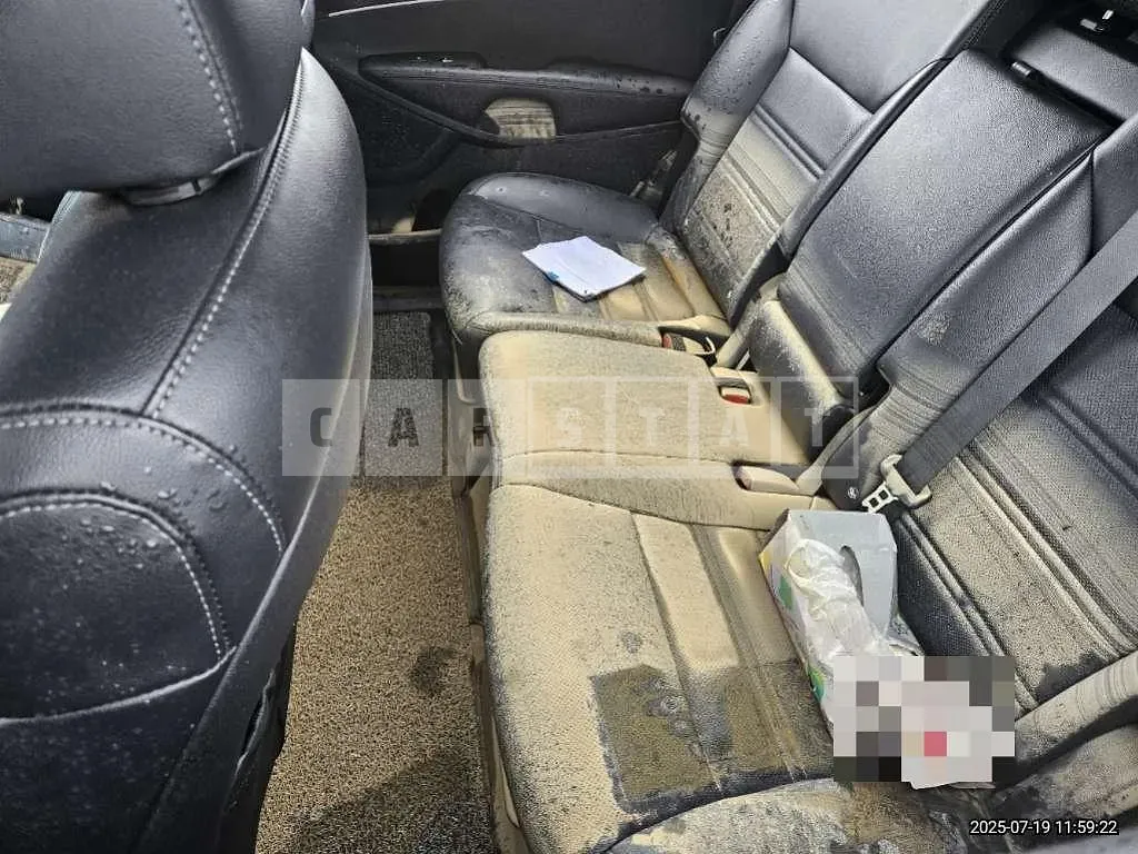 Photo 2 of 9: 2017 Kia Sorento 4WD — Korean insurance auction