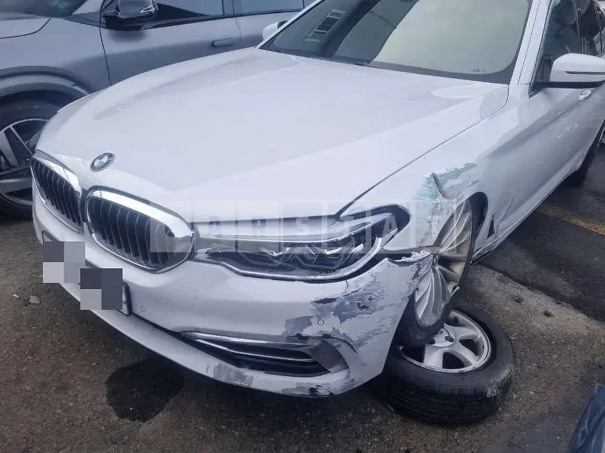 Photo 2 of 10: 2018 BMW 520d — Korean insurance auction
