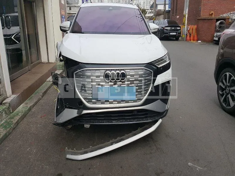 Photo 2 of 29: 2022 Audi Q4 e-tron 40, VIN WAUZZZFZ3NP044335 — Korean insurance auction