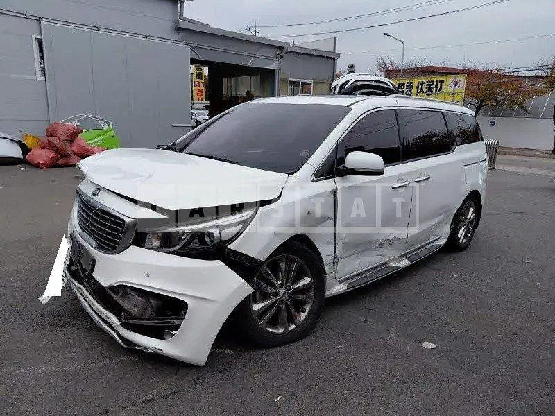 Photo 2 of 36: 2015 Kia Carnival, VIN KNAME81ABGS140458 — Korean insurance auction