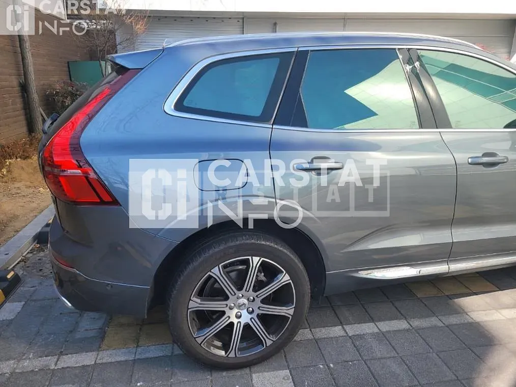 Photo 2 of 25: 2020 Volvo XC60D5 AWD, VIN YV1UZ68TCL1483062 — Korean insurance auction