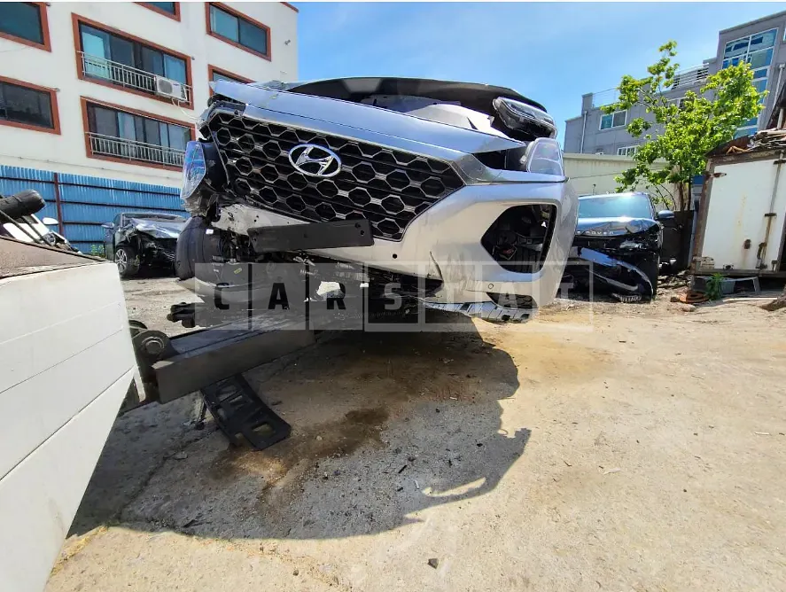 Photo 2 of 21: 2019 Hyundai Santa Fe, VIN KMHS381BBKU156411 — Korean insurance auction