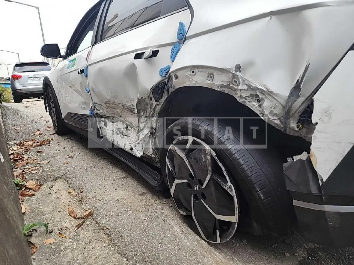 Photo 2 of 14: 2021 Hyundai IONIQ 5 Long Range, VIN KMHKL81AFNU056005 — Korean insurance auction
