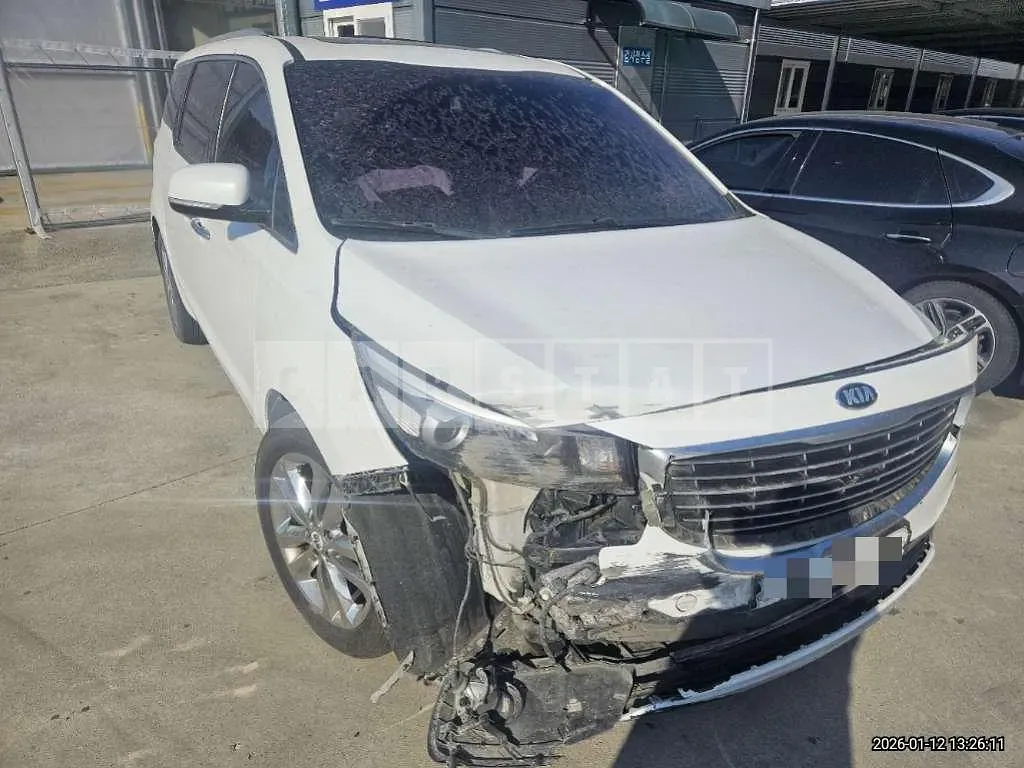 Photo 2 of 34: 2016 Kia Carnivals — Korean insurance auction