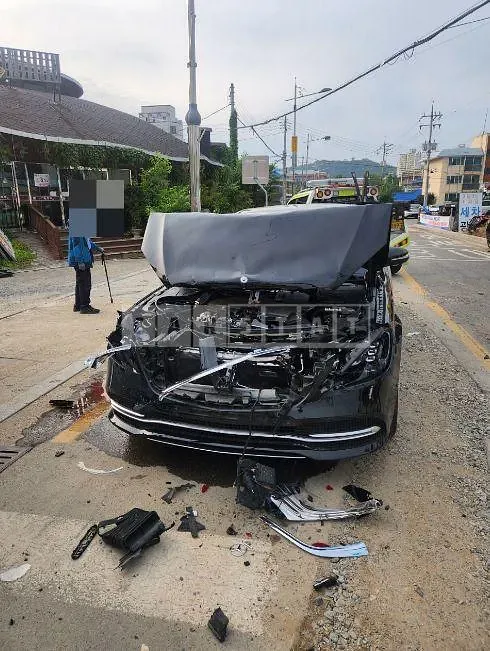 Photo 2 of 3: 2019 Mercedes-Benz S350 d — Korean insurance auction