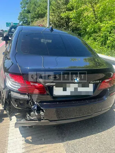 Photo 1 of 9: 2016 BMW 528i xDrive, VIN WBA5A7100GG297635 — Korean insurance auction