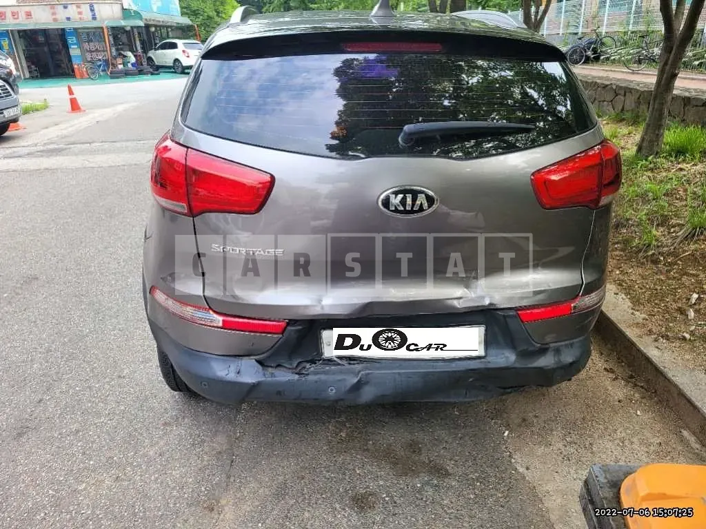 Photo 2 of 20: 2015 Kia Sportage, VIN KNAPE813BFK720585 — Korean insurance auction