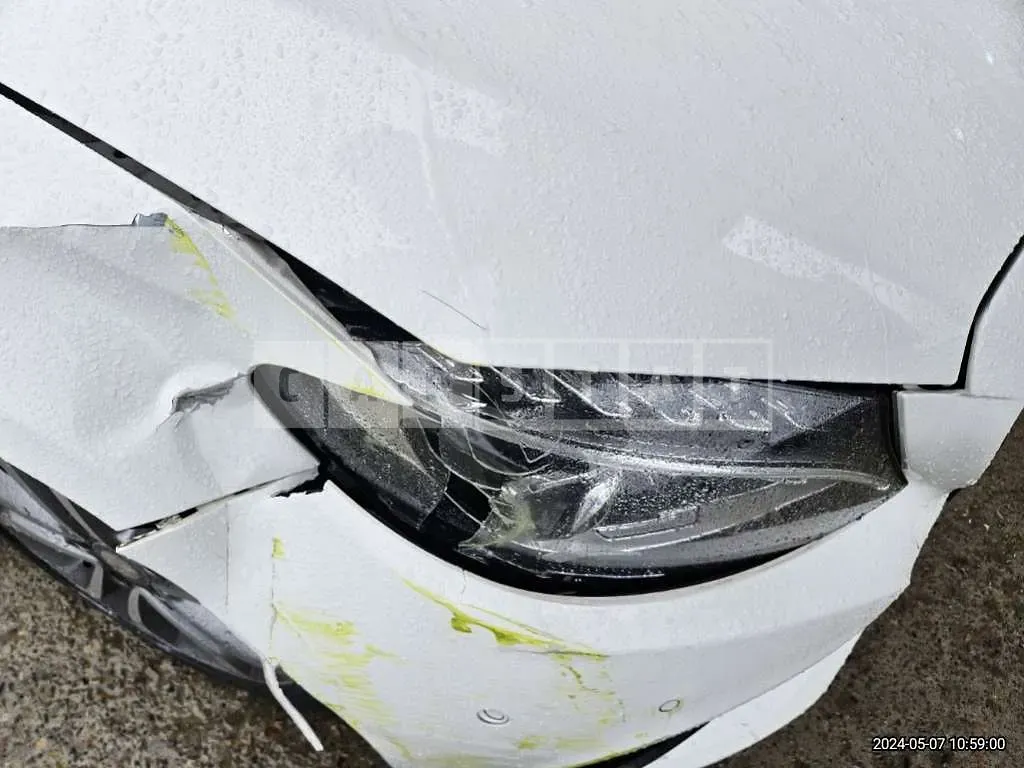 Photo 2 of 8: 2016 Mercedes-Benz C220 d — Korean insurance auction
