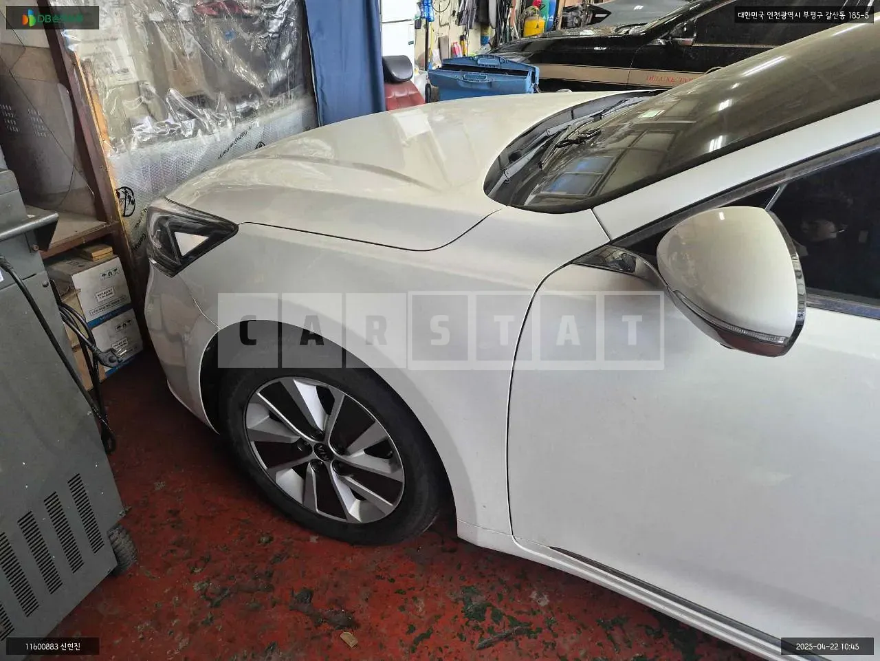 Photo 2 of 13: 2016 Kia K7 Hybrid, VIN KNALB41GBHA000547 — Korean insurance auction