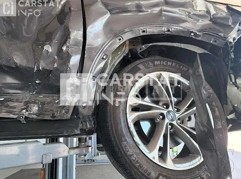 Photo 2 of 12: 2019 Hyundai Santa Fe 2.2 (4WD), VIN KMHS581CDKU131078 — Korean insurance auction