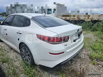 Photo 1 of 11: 2019 Kia K5 — Korean insurance auction