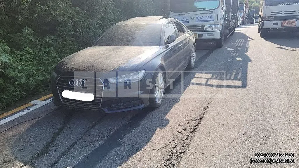 Photo 2 of 8: 2017 Audi A6 40 TFSI quattro, VIN WAUZZZ4G7HN015437 — Korean insurance auction