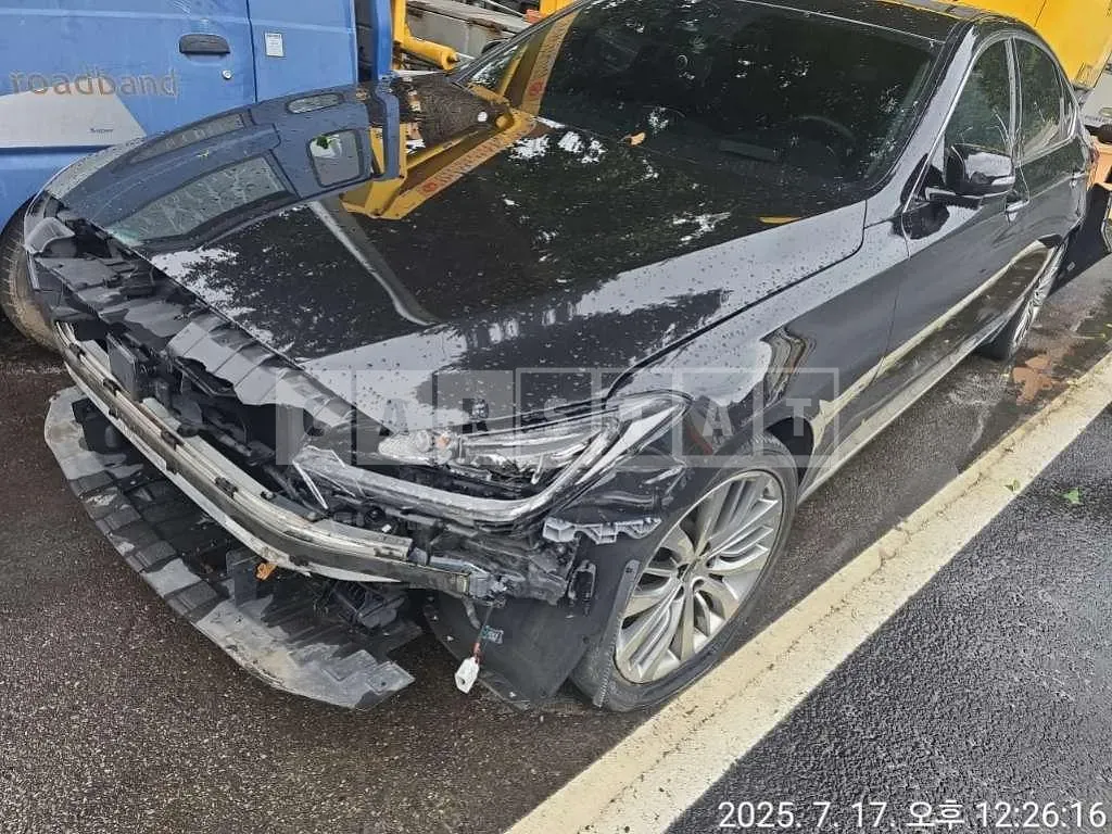 Photo 2 of 8: 2018 Genesis G80 3.3 — Korean insurance auction
