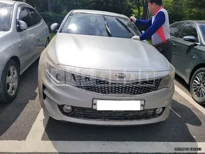 Photo 1 of 9: 2018 Kia K5, VIN KNAGS416BJA207756 — Korean insurance auction
