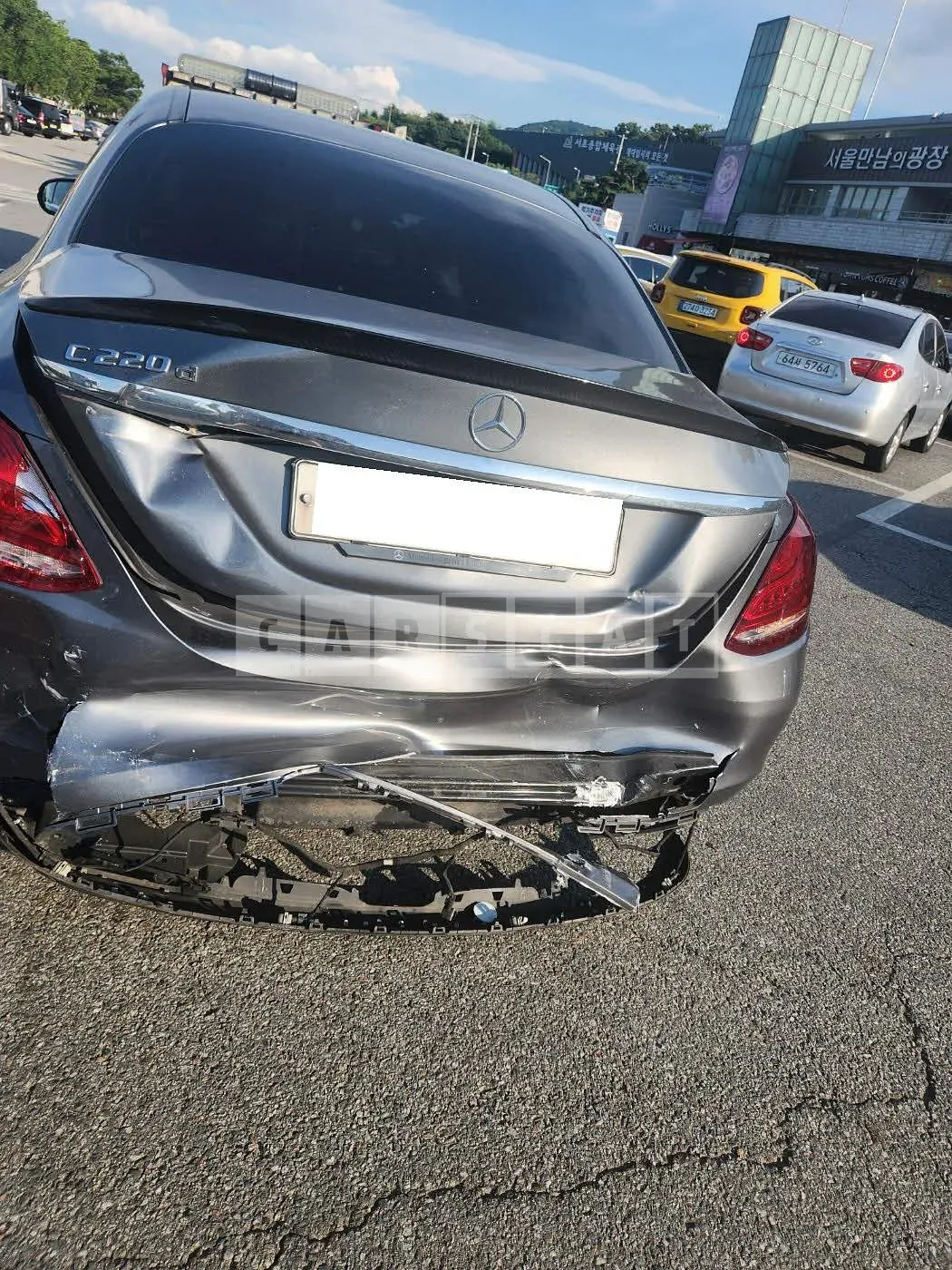 Photo 2 of 10: 2017 Mercedes-Benz C220 d, VIN WDDWF0EB3HR244564 — Korean insurance auction