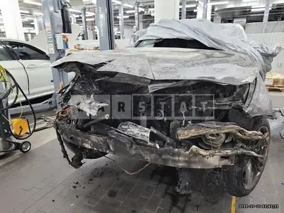 Photo 1 of 51: 2018 BMW 330e iPerformance — Korean insurance auction