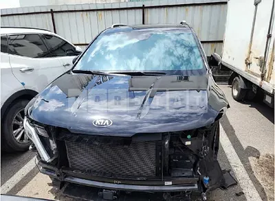 Photo 1 of 9: 2021 Kia Carnival — Korean insurance auction