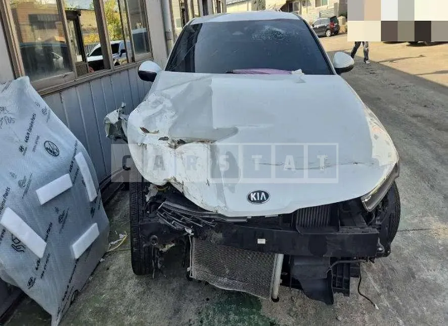 Photo 2 of 14: 2021 Kia K5 — Korean insurance auction