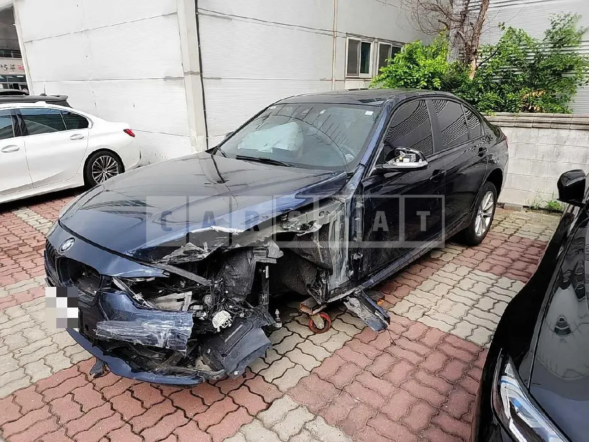 Photo 2 of 11: 2016 BMW 320d — Korean insurance auction