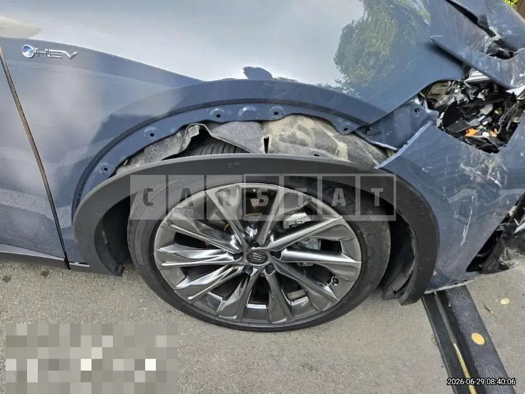 Photo 2 of 20: 2024 Toyota Crown Hybrid — Korean insurance auction