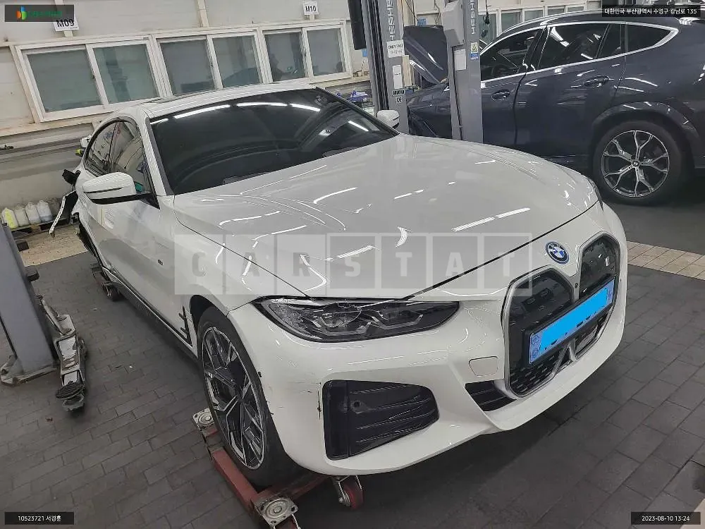 Photo 2 of 10: 2022 BMW i4 eDrive40, VIN WBY71AW08NFM98962 — Korean insurance auction
