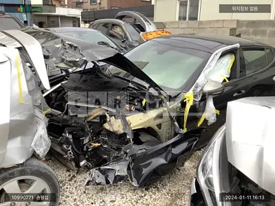 Photo 1 of 28: 2021 Kia Stinger, VIN KNAE551CBMS095344 — Korean insurance auction