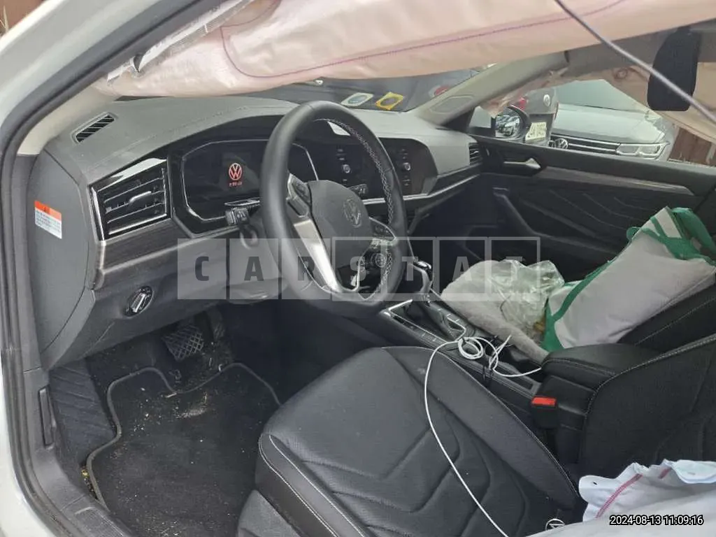 Photo 2 of 17: 2023 Volkswagen Jetta — Korean insurance auction