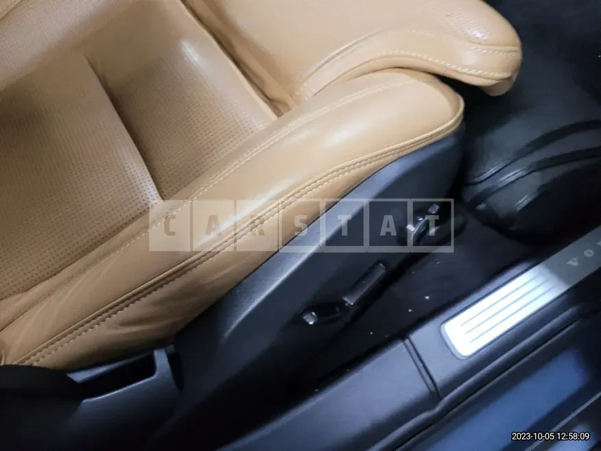 Photo 2 of 14: 2017 Volvo S90D5 AWD, VIN YV1PS68BCH1003992 — Korean insurance auction