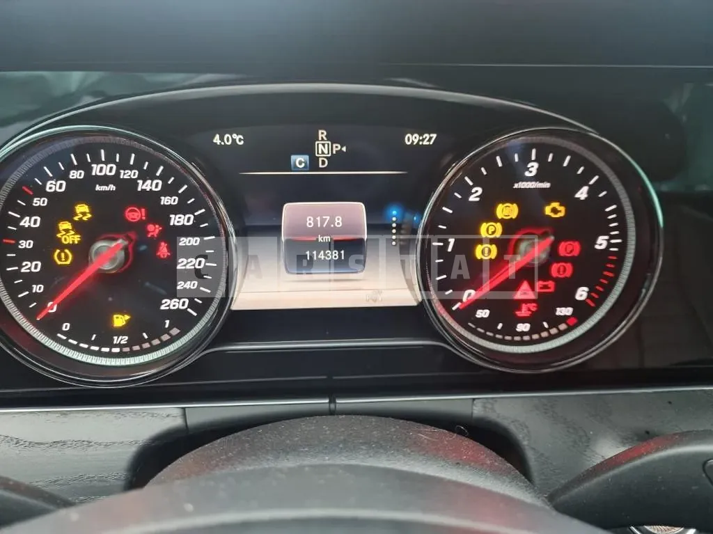 Photo 2 of 31: 2018 Mercedes-Benz E220d, VIN WDDZF0EB2JA428329 — Korean insurance auction