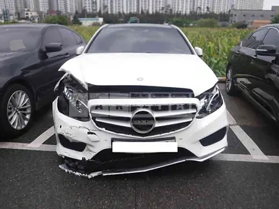 Photo 1 of 34: 2015 Mercedes-Benz E300, VIN WDDHF5FB3FB162893 — Korean insurance auction