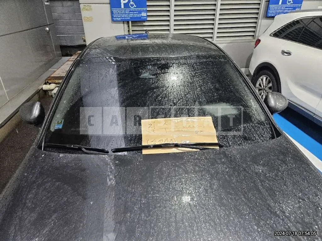 Photo 2 of 10: 2021 Kia K5 — Korean insurance auction