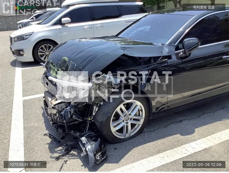 Photo 2 of 16: 2017 Audi A4, VIN WAUZZZF41GN006752 — Korean insurance auction