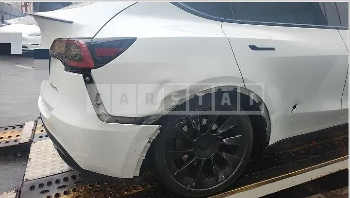 Photo 2 of 4: 2021 Tesla Model Y Long Range — Korean insurance auction