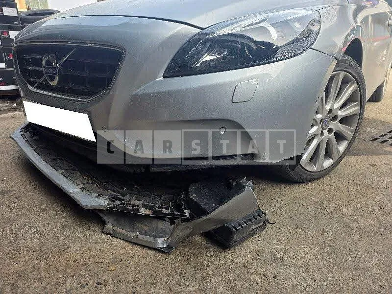 Photo 2 of 4: 2015 Volvo V40D2, VIN YV1MV845BF2242238 — Korean insurance auction