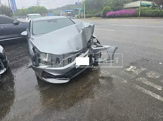 Photo 2 of 19: 2021 Kia K5 — Korean insurance auction