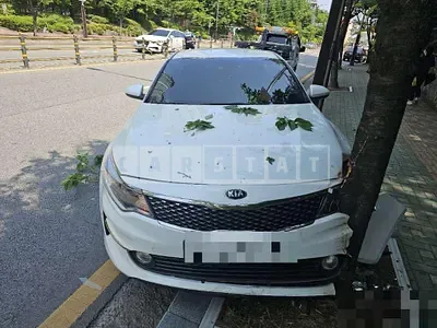 Photo 1 of 13: 2018 Kia K5 LPI — Korean insurance auction