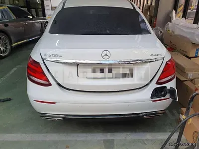 Photo 1 of 10: 2020 Mercedes-Benz E300 e 4Matic — Korean insurance auction