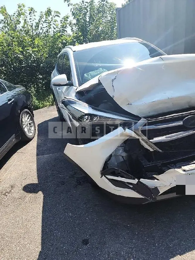 Photo 2 of 35: 2016 Hyundai Tucson TL, VIN KMHJ3815GGU169969 — Korean insurance auction