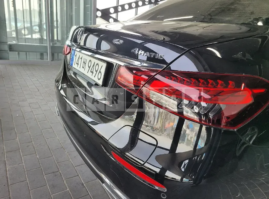 Photo 2 of 23: 2021 Mercedes-Benz E300e 4Matic, VIN W1KZF5EB5MA947862 — Korean insurance auction