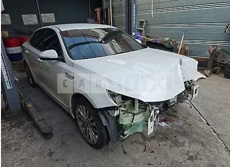 Photo 2 of 5: 2019 Kia K5 — Korean insurance auction