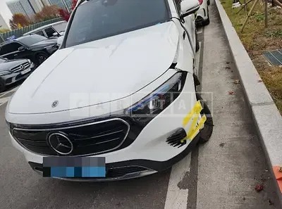 Photo 1 of 18: 2023 Mercedes-Benz EQB300 4Matic — Korean insurance auction