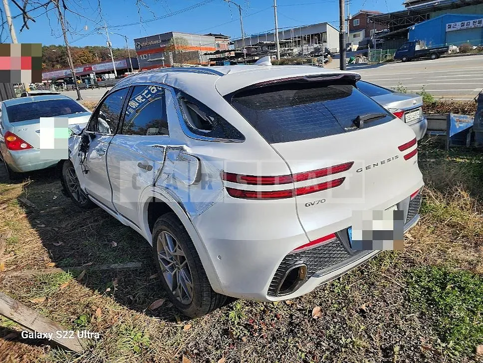 Photo 2 of 10: 2023 Genesis GV70 — Korean insurance auction