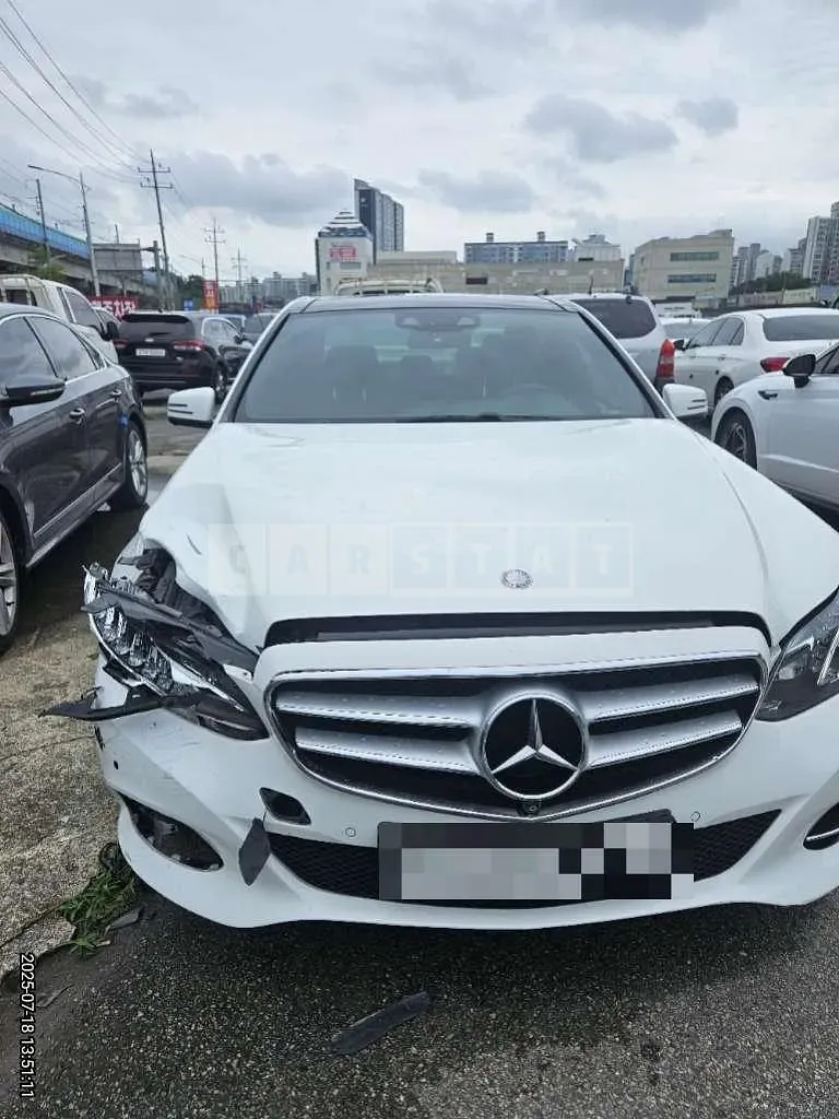 Photo 2 of 27: 2015 Mercedes-Benz 300 4Matic — Korean insurance auction