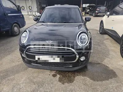 Photo 1 of 9: 2019 MINI Cooper — Korean insurance auction